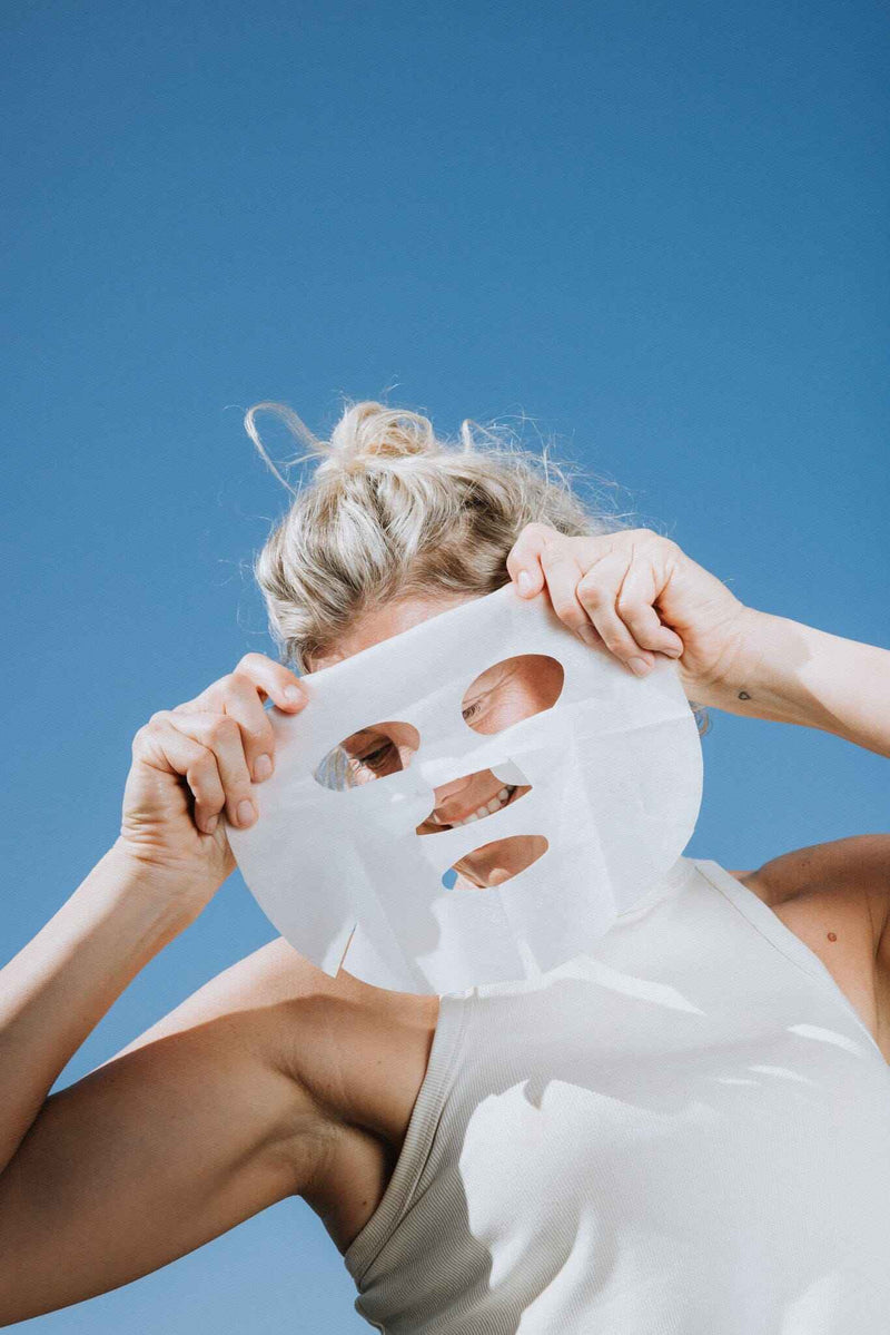 Wild Bee Illuminating Face Mask