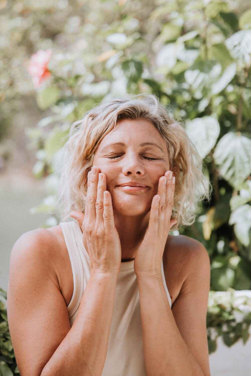 Wild Bee Youthful Bloom Serum